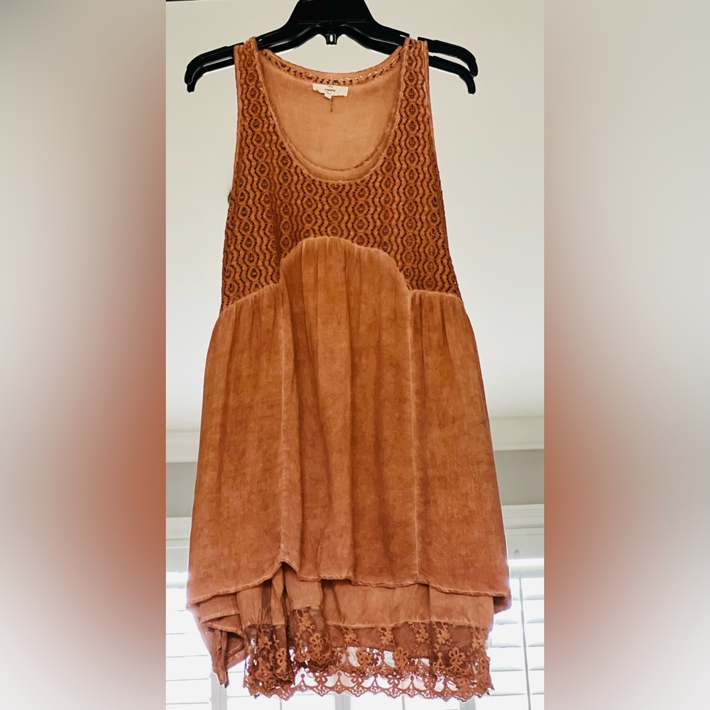 Entro Boutique Dress ▪️Sleeveless Boho w/underlying lace detailed slip.